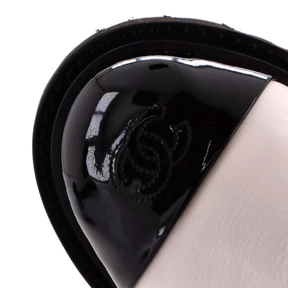 Chanel Women's CC Cap Toe Chelsea Boots Leather with Patent - Picture 5 of 5